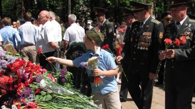 АТ «Вінницяобленерго» – особистий кабінет, передати покази лічильника, кол-центр 0 (800) 30-95-95 Товариство "Вiнницяобленерго" прийняло участь у святкових заходах у День Перемоги_3