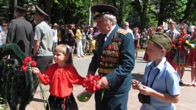 АТ «Вінницяобленерго» – особистий кабінет, передати покази лічильника, кол-центр 0 (800) 30-95-95 Товариство "Вiнницяобленерго" прийняло участь у святкових заходах у День Перемоги_4