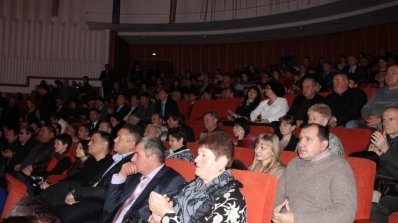 АТ «Вінницяобленерго» – personal account, transmit meter readings, call center 0 (800) 217-217 Благодійниками не народжуються, ними стають_6