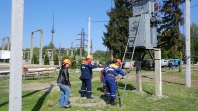 АТ «Вінницяобленерго» – особистий кабінет, передати покази лічильника, кол-центр 0 (800) 30-95-95 Перемога електромонтерів Вінницьких МЕМ у Немирові_2