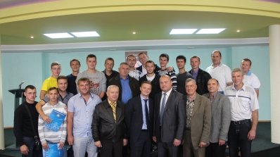АТ «Вінницяобленерго» – особистий кабінет, передати покази лічильника, кол-центр 0 (800) 30-95-95 Нагороди знайшли енергетиків вдома_2
