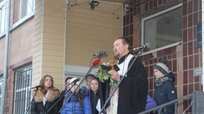 АТ «Вінницяобленерго» – особистий кабінет, передати покази лічильника, кол-центр 0 (800) 30-95-95 Пам'ятник Героям Небесної Сотні у Літині_16
