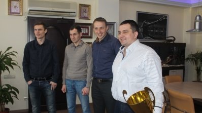 АТ «Вінницяобленерго» – особистий кабінет, передати покази лічильника, кол-центр 0 (800) 30-95-95 Андрій Поліщук привітав футболістів “Енергетика” з перемогою_1