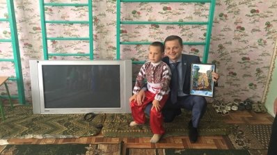 АТ «Вінницяобленерго» – особистий кабінет, передати покази лічильника, кол-центр 0 (800) 30-95-95 Андрій Поліщук привітав дітей зі святом_4