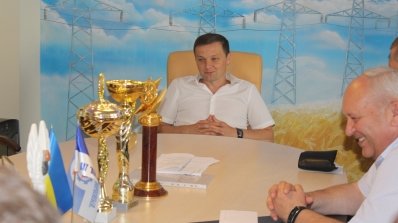 АТ «Вінницяобленерго» – особистий кабінет, передати покази лічильника, кол-центр 0 (800) 30-95-95 Андрій Поліщук зустрівся з нашими спортсменами-переможцями_5