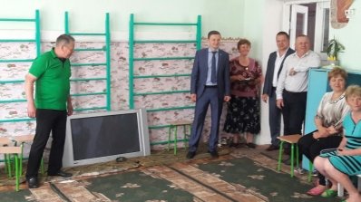 АТ «Вінницяобленерго» – особистий кабінет, передати покази лічильника, кол-центр 0 (800) 30-95-95 Андрій Поліщук привітав дітей зі святом_2
