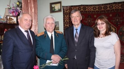 АТ «Вінницяобленерго» – особистий кабінет, передати покази лічильника, кол-центр 0 (800) 30-95-95 Напередодні свята - в гості до ветеранів_2