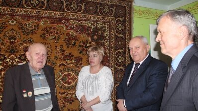 АТ «Вінницяобленерго» – особистий кабінет, передати покази лічильника, кол-центр 0 (800) 30-95-95 Напередодні свята - в гості до ветеранів_14