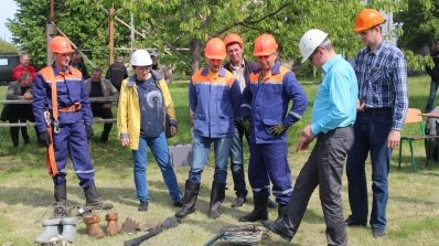 АТ «Вінницяобленерго» – особистий кабінет, передати покази лічильника, кол-центр 0 (800) 30-95-95 У Липовецьких ЕМ визначали кращих за професією_9