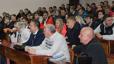 АТ «Вінницяобленерго» – особистий кабінет, передати покази лічильника, кол-центр 0 (800) 30-95-95 Андрій Поліщук відвідав рідну альма–матер_2