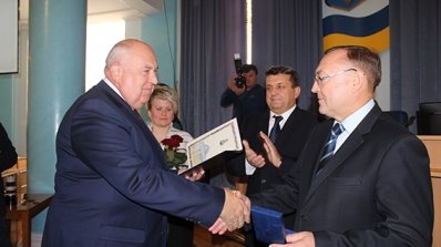 АТ «Вінницяобленерго» – особистий кабінет, передати покази лічильника, кол-центр 0 (800) 30-95-95 Нашого колегу відзначено нагородою Верховної Ради_3