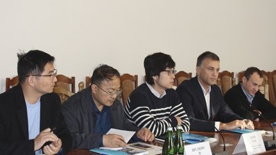 АТ «Вінницяобленерго» – особистий кабінет, передати покази лічильника, кол-центр 0 (800) 30-95-95 Зустріч енергетиків із делегацією з Китаю_1