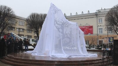 АТ «Вінницяобленерго» – особистий кабінет, передати покази лічильника, кол-центр 0 (800) 30-95-95 У лютому 2014-ого-небо падало, взимку 2018-ого-сніжило цвітом нерозквітлої вишні_13