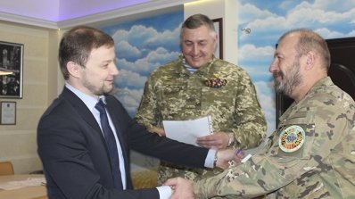 АТ «Вінницяобленерго» – особистий кабінет, передати покази лічильника, кол-центр 0 (800) 30-95-95 Андрія Поліщука відзначено нагрудним знаком «Патріот Вітчизни»_3