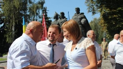 АТ «Вінницяобленерго» – особистий кабінет, передати покази лічильника, кол-центр 0 (800) 30-95-95 Енергетики взяли участь в урочистостях з нагоди державних свят_20