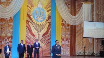 АТ «Вінницяобленерго» – особистий кабінет, передати покази лічильника, кол-центр 0 (800) 30-95-95 Андрій Поліщук отримав сьогодні нагороду від Президента України_4