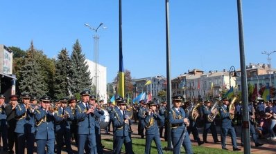 АТ «Вінницяобленерго» – особистий кабінет, передати покази лічильника, кол-центр 0 (800) 30-95-95 Енергетики взяли участь в урочистостях з нагоди державних свят_6