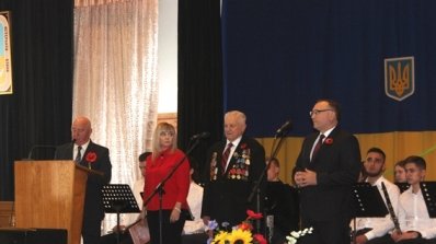 АТ «Вінницяобленерго» – особистий кабінет, передати покази лічильника, кол-центр 0 (800) 30-95-95 9 травня - День вічної пам’яті..._5