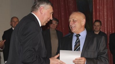 АТ «Вінницяобленерго» – особистий кабінет, передати покази лічильника, кол-центр 0 (800) 30-95-95 Енергетики привітали педагогів та студентів ФЕЕЕМ із золотим ювілеєм_10