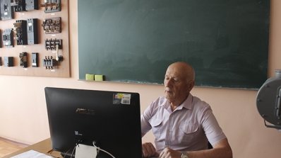 АТ «Вінницяобленерго» – особистий кабінет, передати покази лічильника, кол-центр 0 (800) 30-95-95 Карантин навчанню – указ, але не завада._6