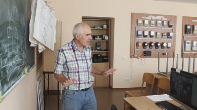АТ «Вінницяобленерго» – особистий кабінет, передати покази лічильника, кол-центр 0 (800) 30-95-95 Карантин навчанню – указ, але не завада._5