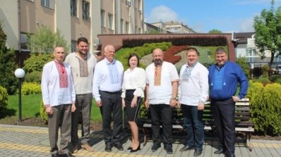 АТ «Вінницяобленерго» – особистий кабінет, передати покази лічильника, кол-центр 0 (800) 30-95-95 Вишиванка - символ України, наш генетичний код._2