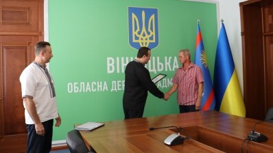 АТ «Вінницяобленерго» – особистий кабінет, передати покази лічильника, кол-центр 0 (800) 30-95-95 Влада Вінниччини відзначила працю наших високовольтників. _2