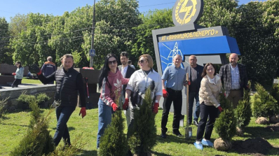 АТ «Вінницяобленерго» – особистий кабінет, передати покази лічильника, кол-центр 0 (800) 30-95-95 АТ «Вінницяобленерго» озеленює майбутній простір сервісу та комфорту_1