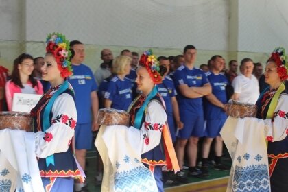 АТ «Вінницяобленерго» – особистий кабінет, передати покази лічильника, кол-центр 0 (800) 30-95-95 Тульчинські енергетики приймали спартакіадівців_0
