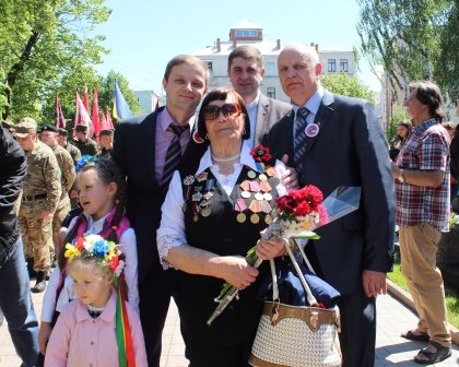АТ «Вінницяобленерго» – особистий кабінет, передати покази лічильника, кол-центр 0 (800) 30-95-95 Андрій Поліщук взяв участь у заходах до 70-річчя Великої Перемоги_0