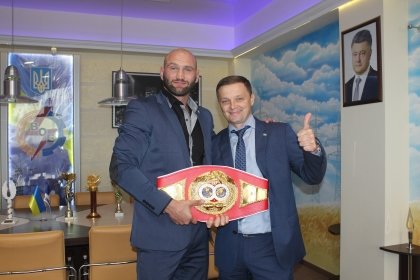 АТ «Вінницяобленерго» – особистий кабінет, передати покази лічильника, кол-центр 0 (800) 30-95-95 Андрій Поліщук: “Спортсменам завжди раді”_0