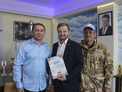 АТ «Вінницяобленерго» – особистий кабінет, передати покази лічильника, кол-центр 0 (800) 30-95-95 Андрій Поліщук зустрівся з волонтерами_0