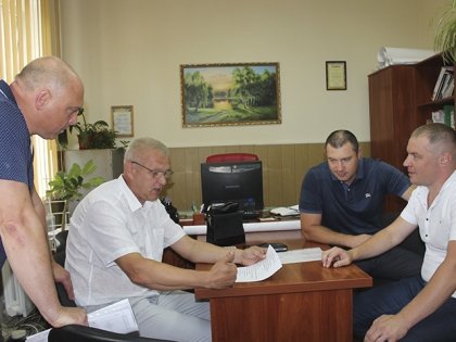 АТ «Вінницяобленерго» – особистий кабінет, передати покази лічильника, кол-центр 0 (800) 30-95-95 «У єдиної команди не має бути окремих завдань»._0