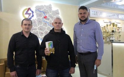 АТ «Вінницяобленерго» – особистий кабінет, передати покази лічильника, кол-центр 0 (800) 30-95-95 Наші побутові споживачі продовжують отримувати нові смартфони._0