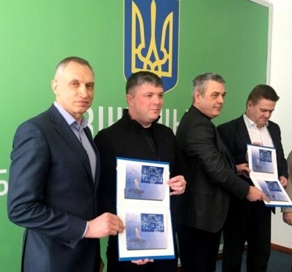 АТ «Вінницяобленерго» – особистий кабінет, передати покази лічильника, кол-центр 0 (800) 30-95-95 Про презентацію поштового блоку "Воїни світла. Воїни добра" за участі енергетиків._0
