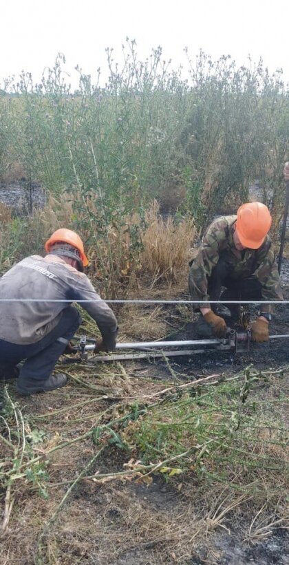 АТ «Вінницяобленерго» – особистий кабінет, передати покази лічильника, кол-центр 0 (800) 30-95-95 Новини зі Сходу від нашої ремонтної бригади._0